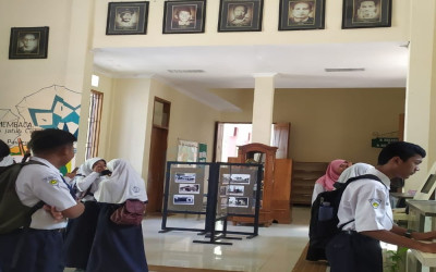 KUNJUNGAN SISWA KE PERPUSTAKAAN KOTA PASURUAN