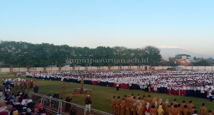 Wali Kota Pasuruan Gus Ipul Gelar Apel Bersama Ribuan Pelajar  SD - SMP se Kota Pasuruan di Stadion Untung Suropati