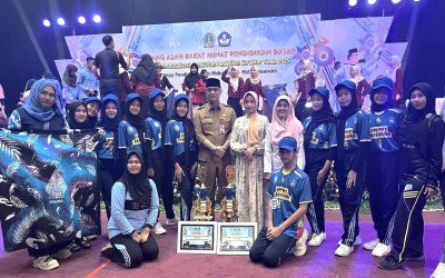 PERFORMANCE SANG JUARA 1  LOMBA HUT KEMERDEKAAN R1 KE-80